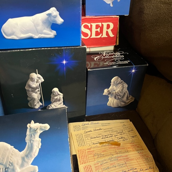 Vintage Avon Nativity Collectibles Porcelain Figurine Set 1980's - Picture 5 of 15